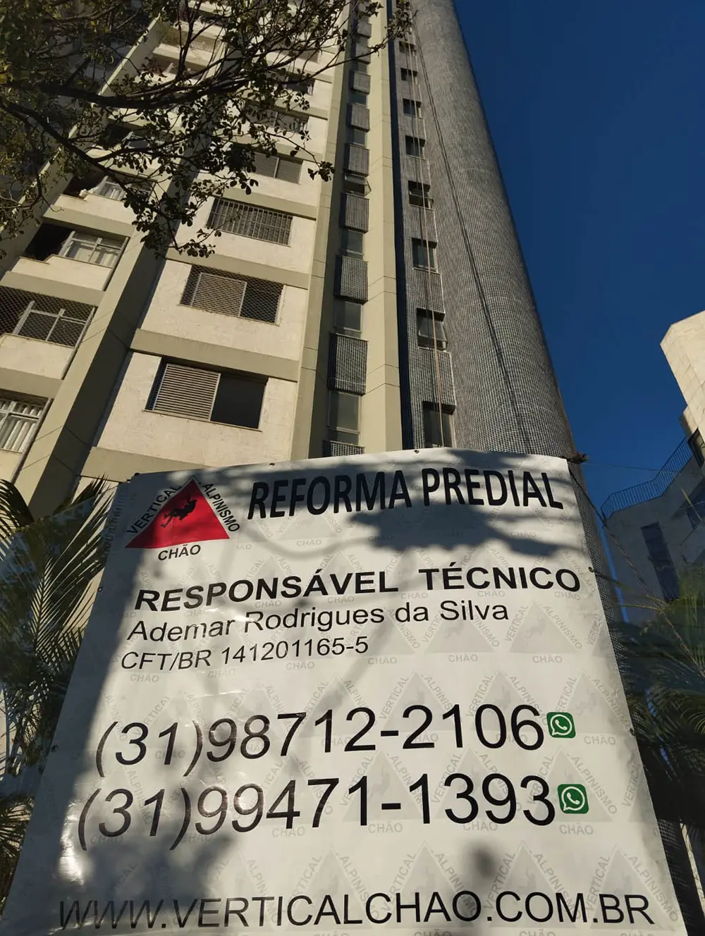 Fachada predial com pintura concluída